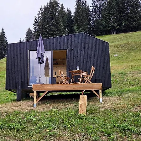 Unbound Alpine With Mountain Views Luzein